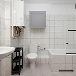 Functional Close To The Old Town By Renters Apartment *