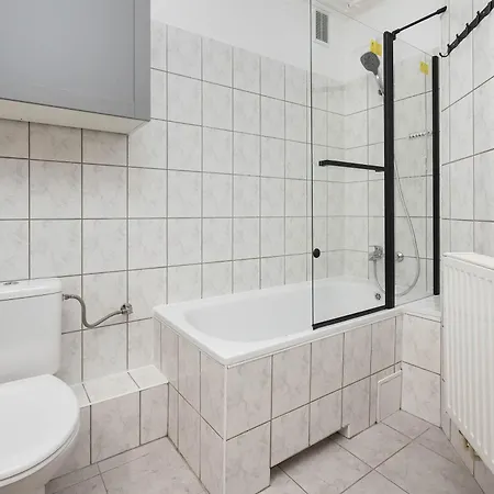 Functional Close To The Old Town By Renters